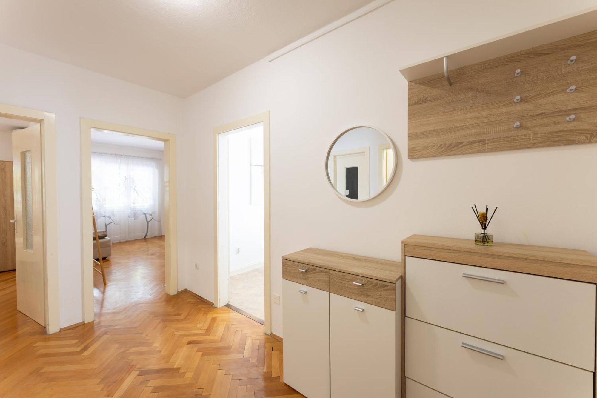 Apartment Central To Beach & Old Town Сплит Екстериор снимка