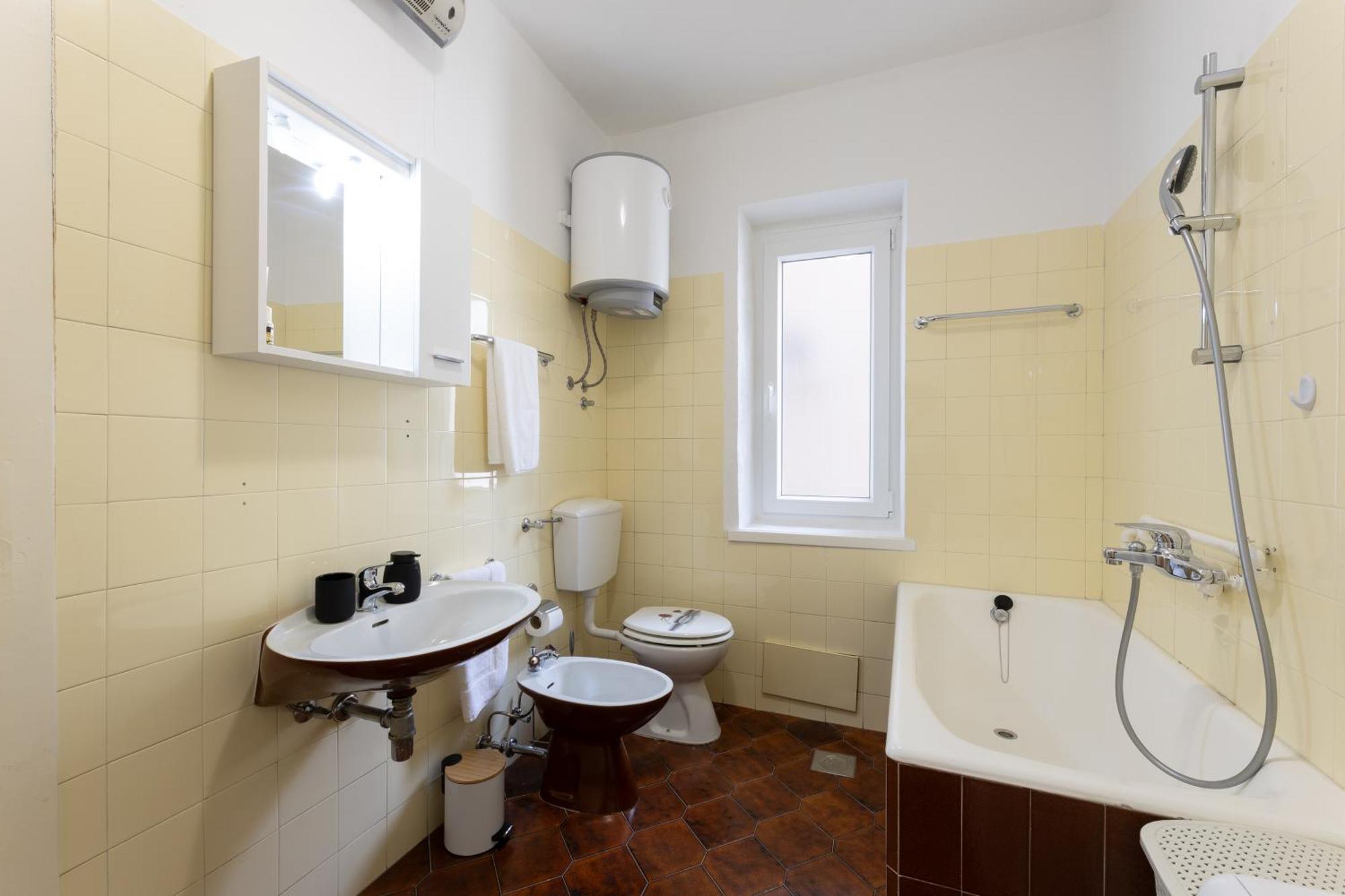 Apartment Central To Beach & Old Town Сплит Екстериор снимка