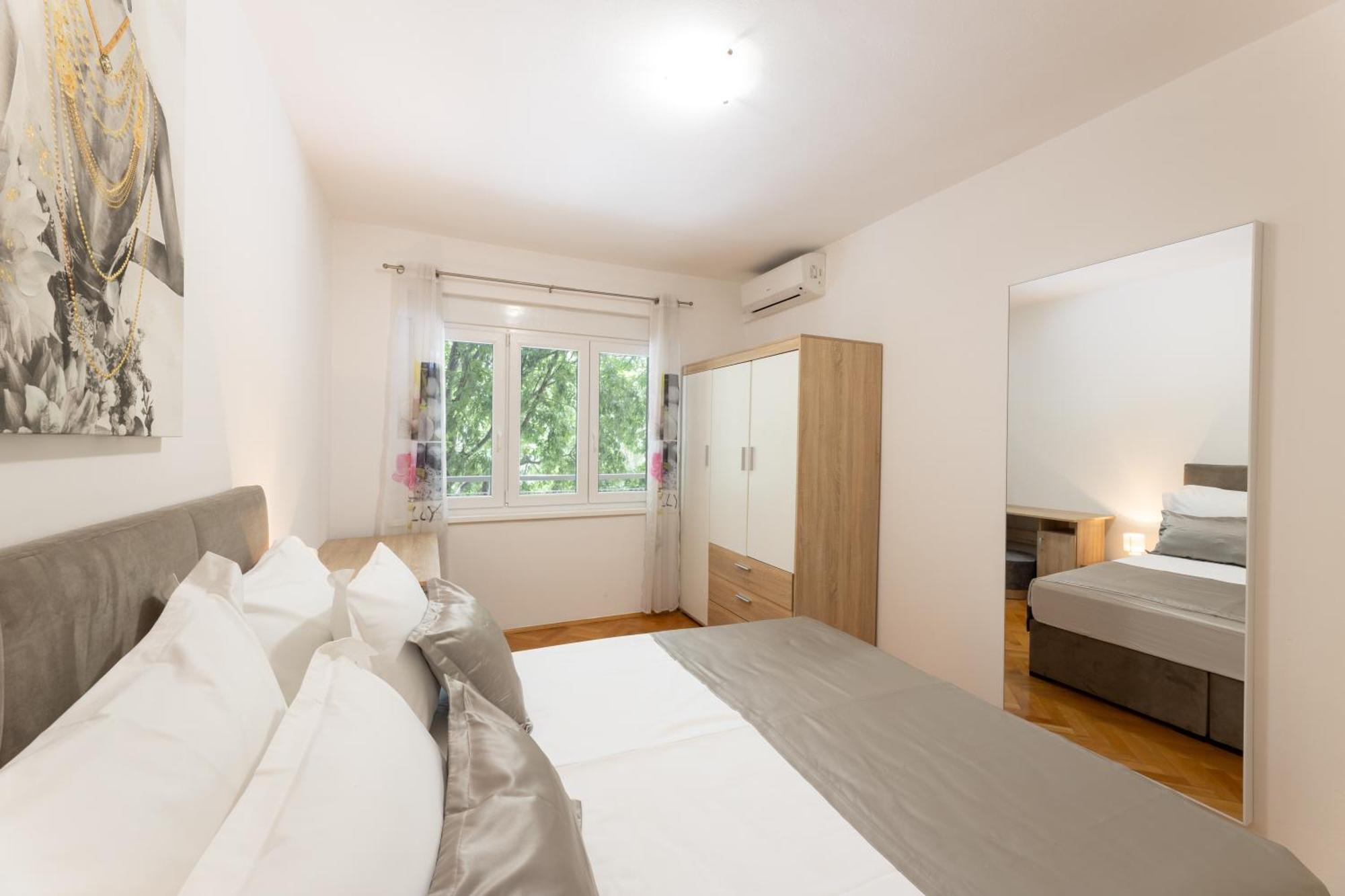 Apartment Central To Beach & Old Town Сплит Екстериор снимка