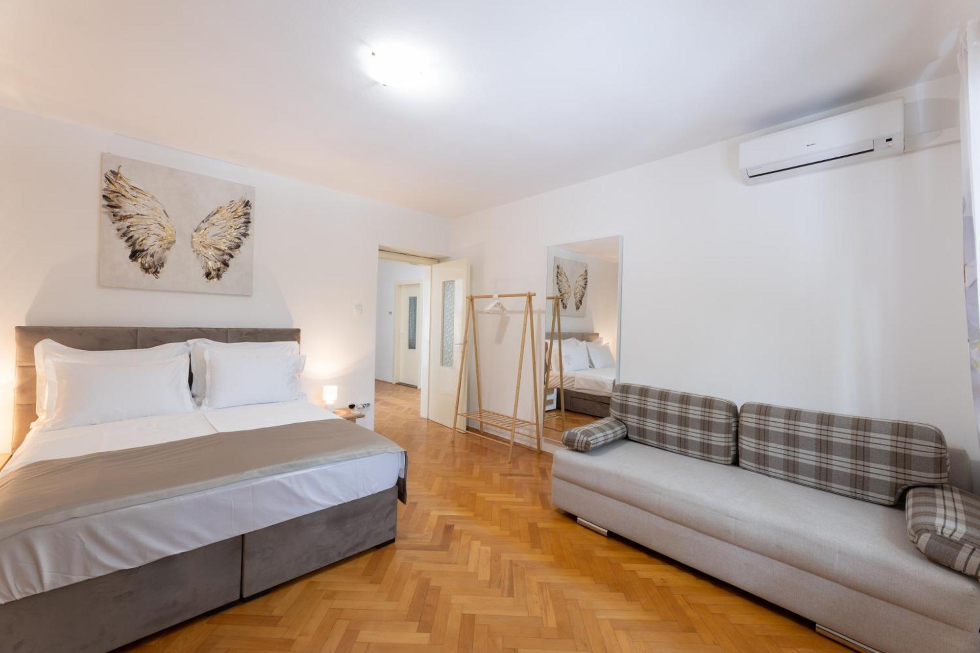 Apartment Central To Beach & Old Town Сплит Екстериор снимка