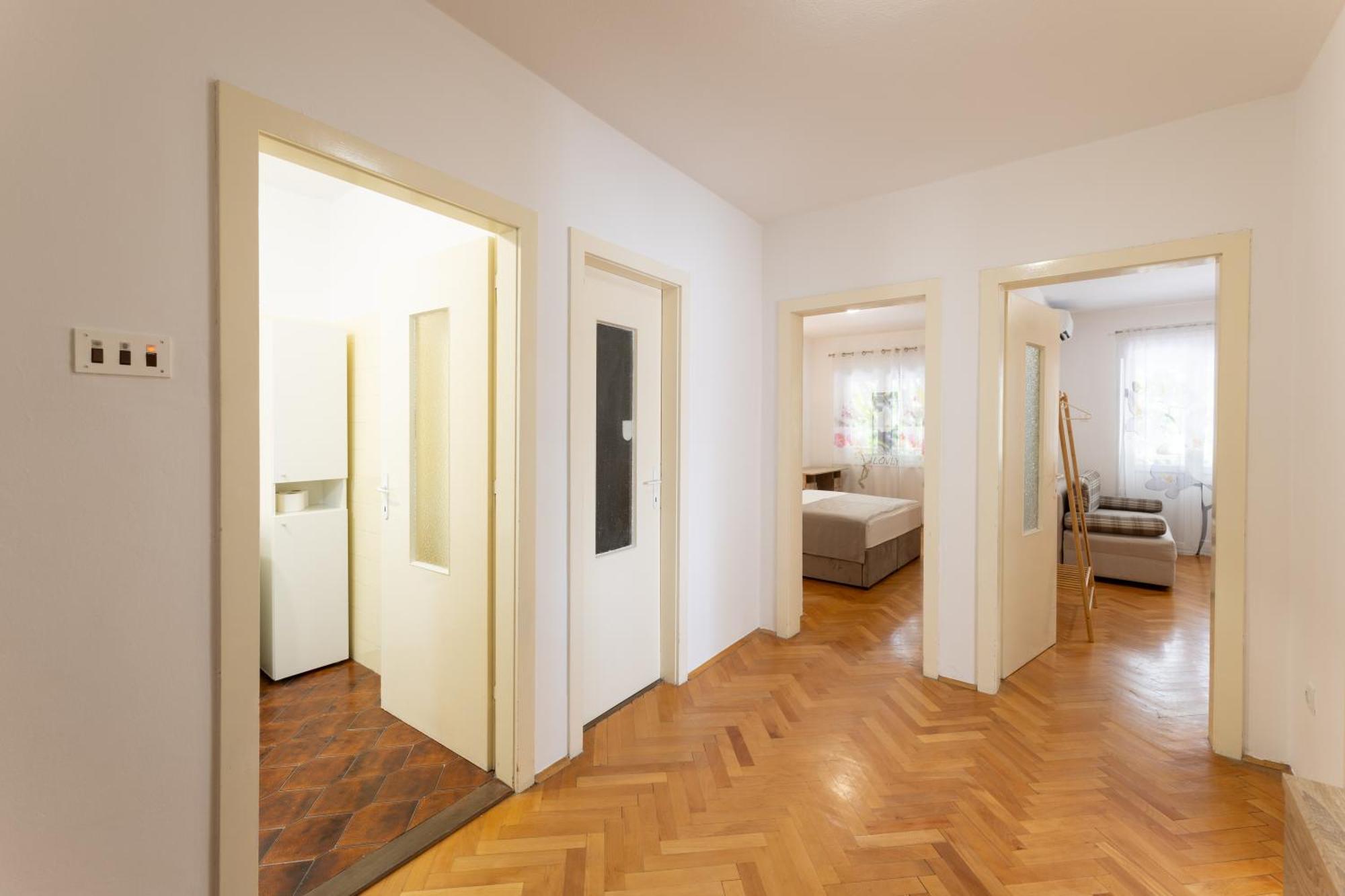 Apartment Central To Beach & Old Town Сплит Екстериор снимка