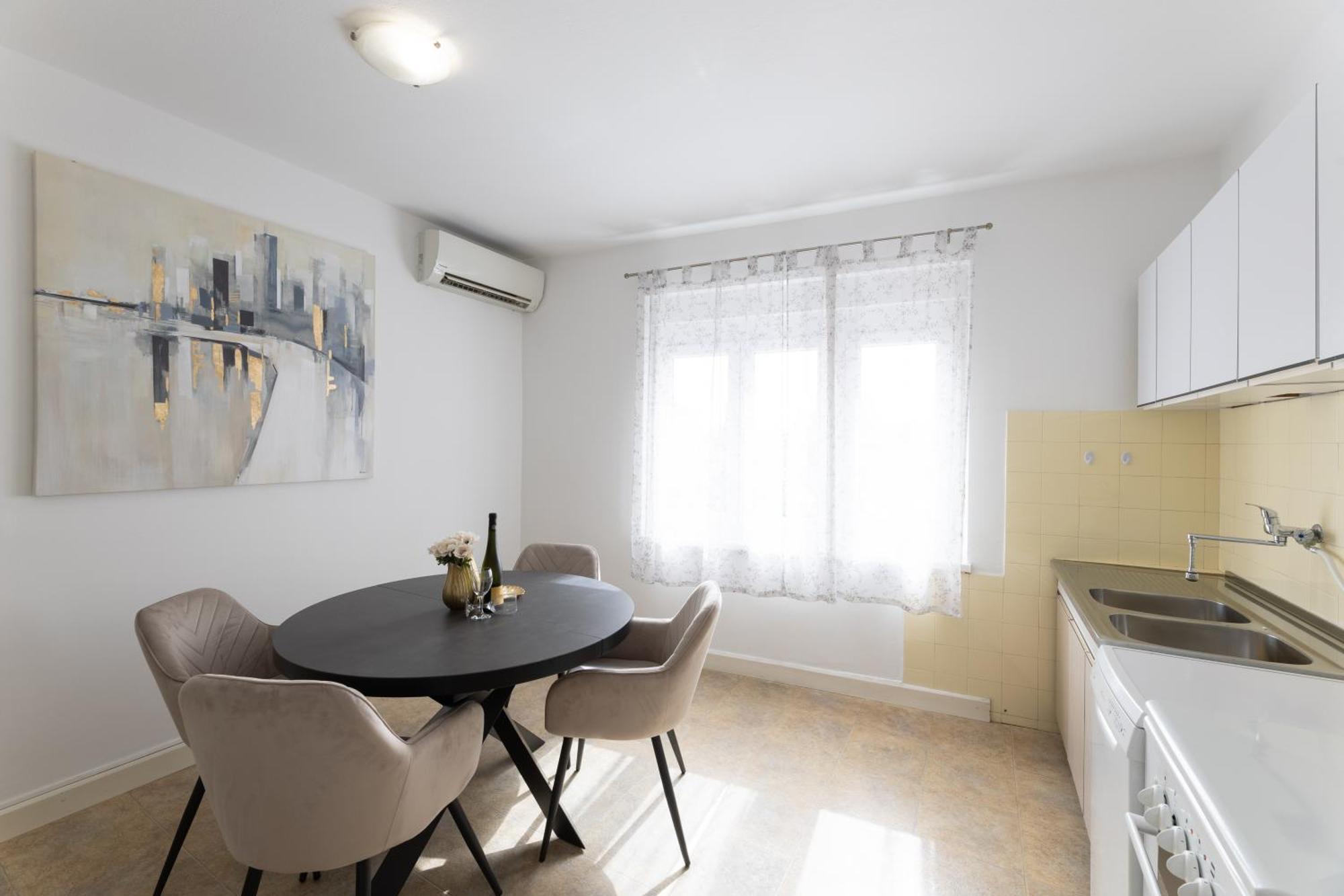 Apartment Central To Beach & Old Town Сплит Екстериор снимка