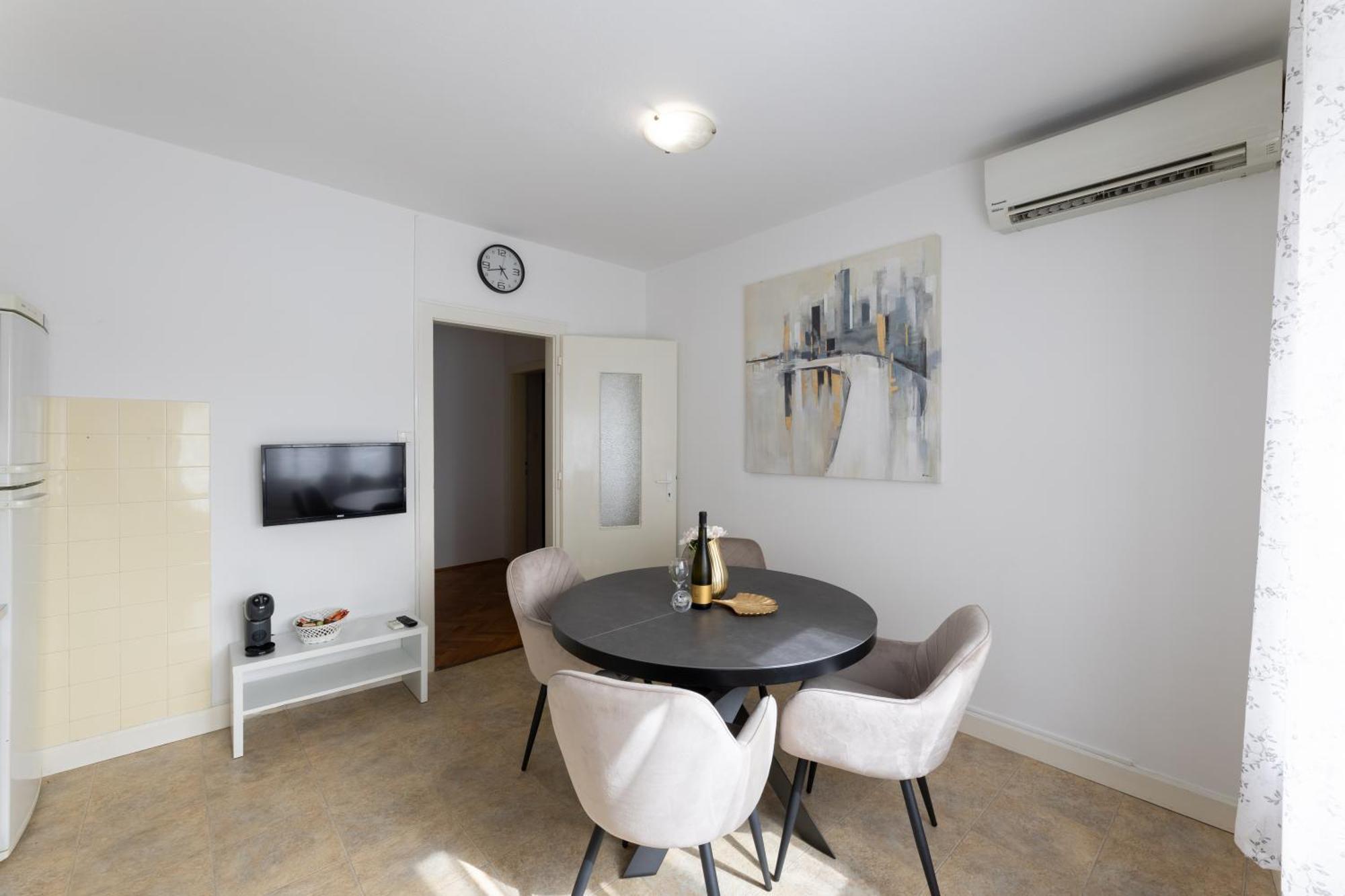Apartment Central To Beach & Old Town Сплит Екстериор снимка